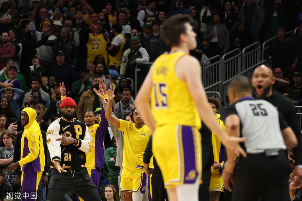 赫执教的首 赫执教的首